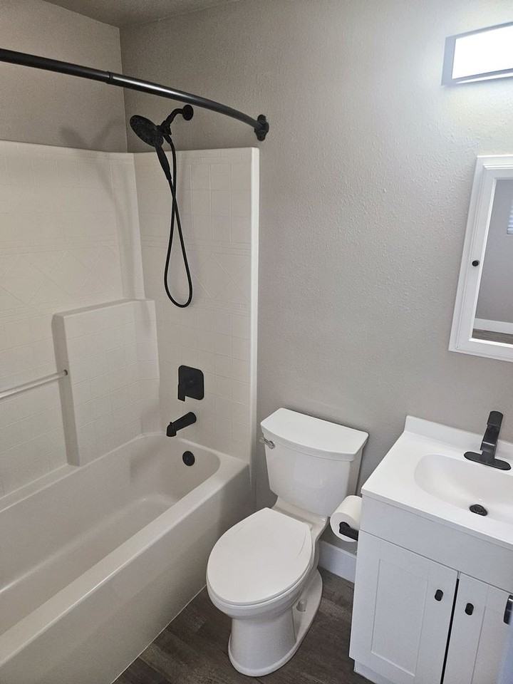 808 1st St N - Photo 5 of 13