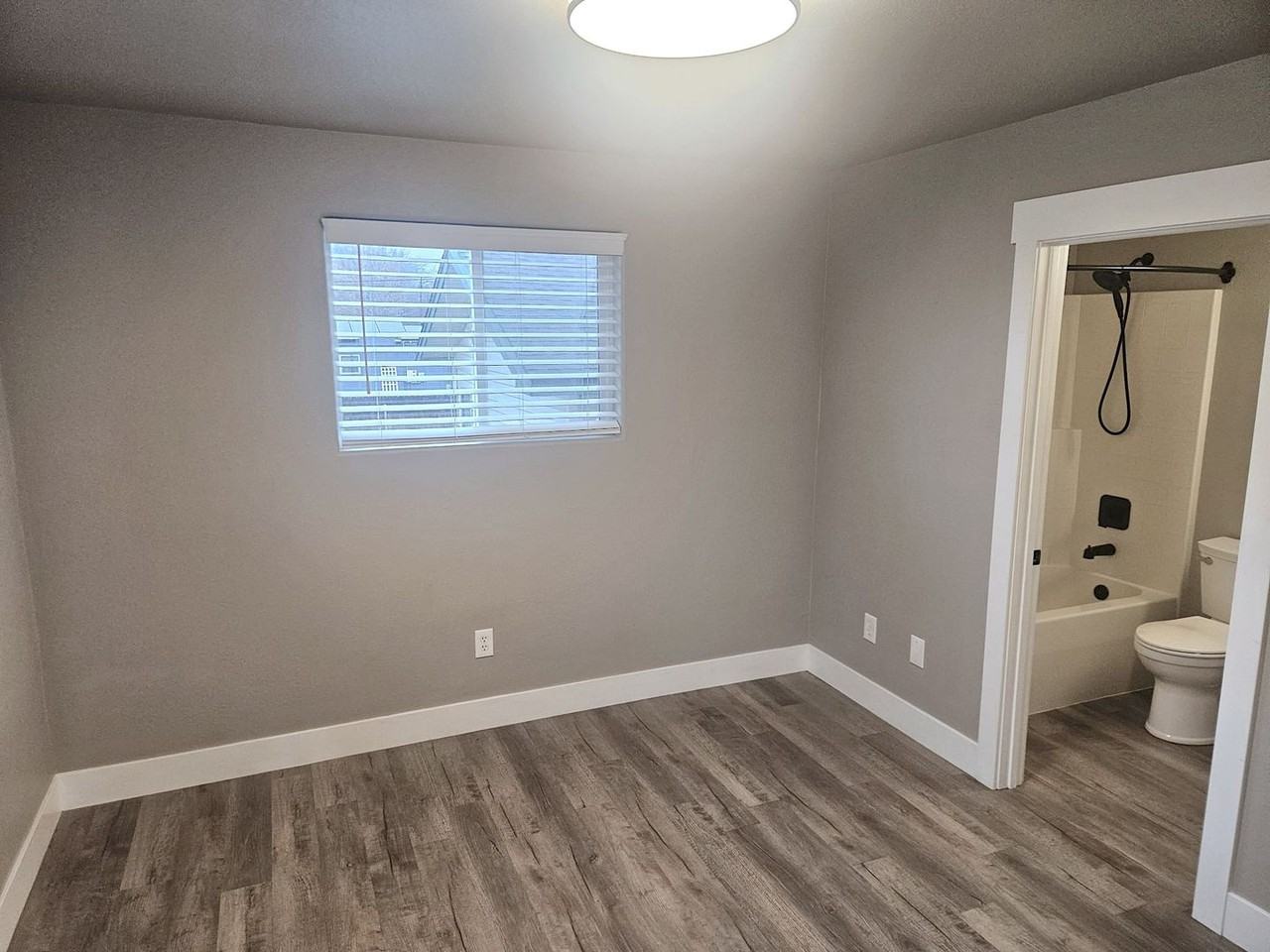 808 1st St N - Photo 6 of 13