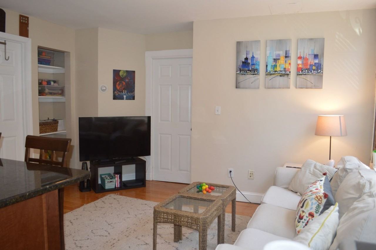 25 Fleet St - Photo 3 of 18