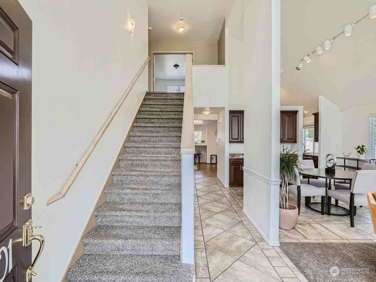 401 25th Avenue Pl - Photo 3 of 28