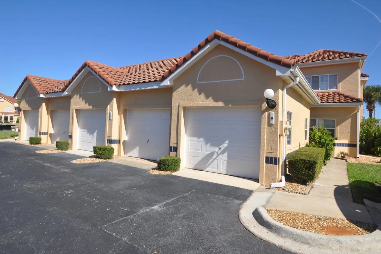 10 Marina Point Pl - Photo 3 of 39