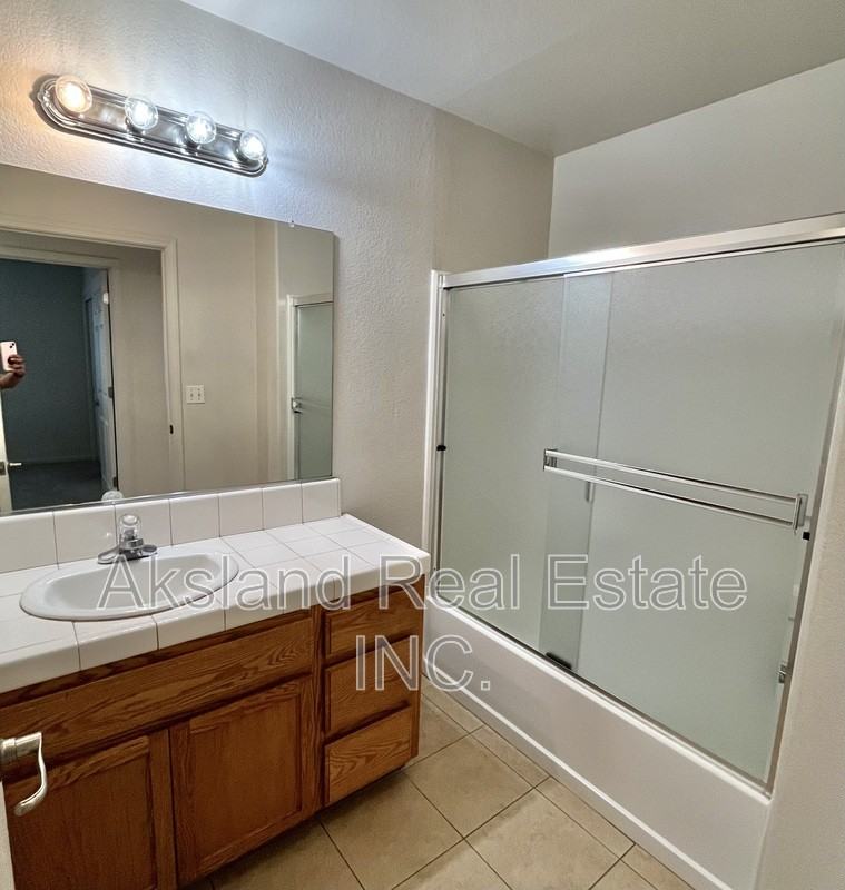 415 N Walnut Ave - Photo 7 of 12