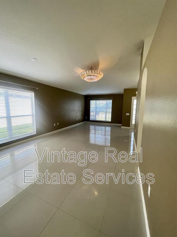 1031 Summer Breeze Dr - Photo 7 of 25