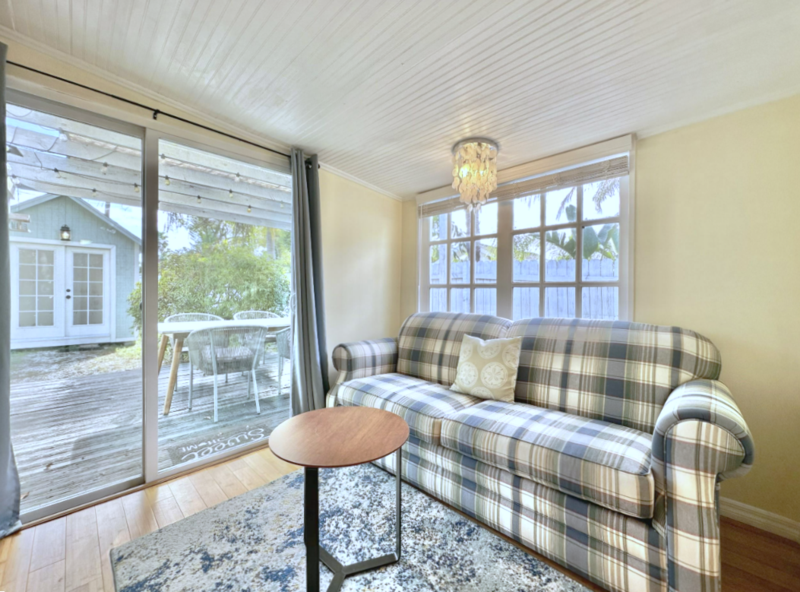 713 Smith St - Photo 4 of 50