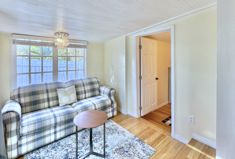 713 Smith St - Photo 5 of 50