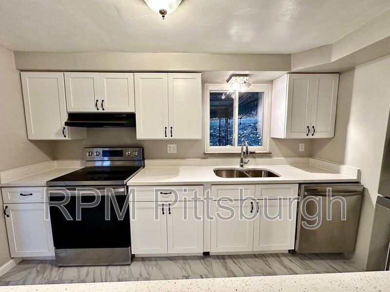 991 Old Coal Hollow Rd - Photo 3 of 18