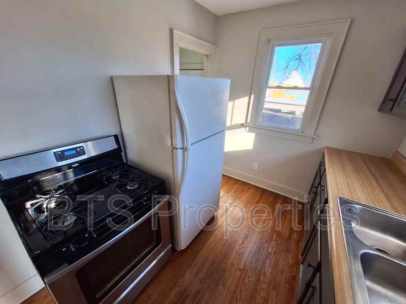 112 Arnold Ave - Photo 3 of 22