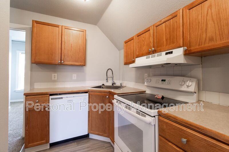 409 W Mcloughlin Blvd #2 - Photo 6 of 11