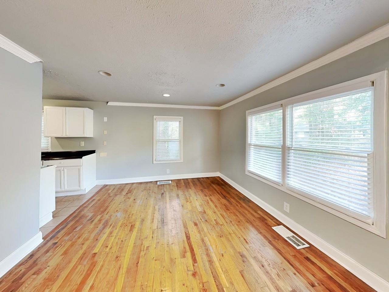 4314 Wallace Ave Sw - Photo 3 of 23