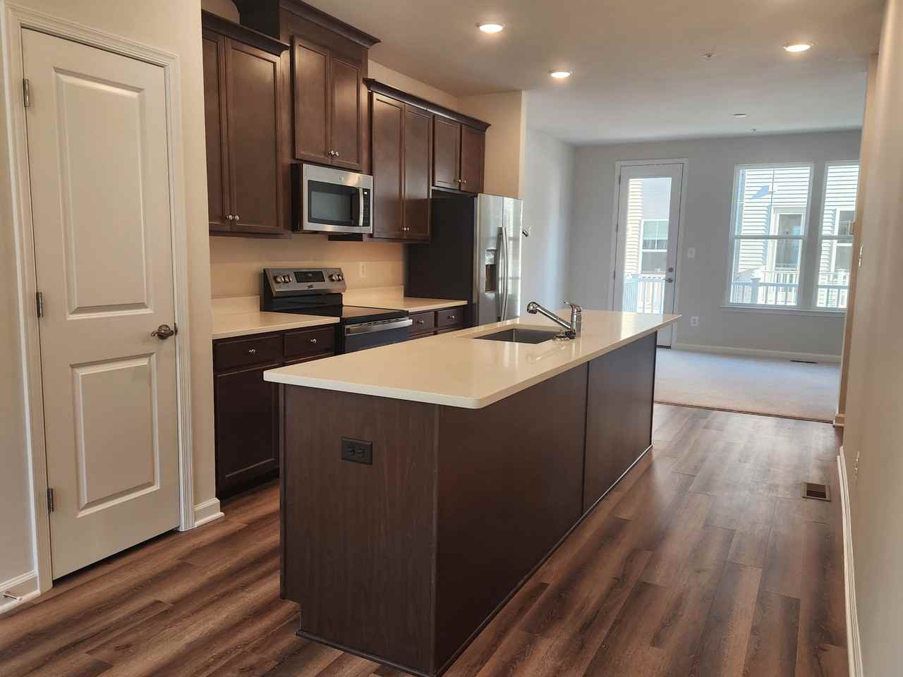 5929 Northwest Dr - Photo 4 of 39