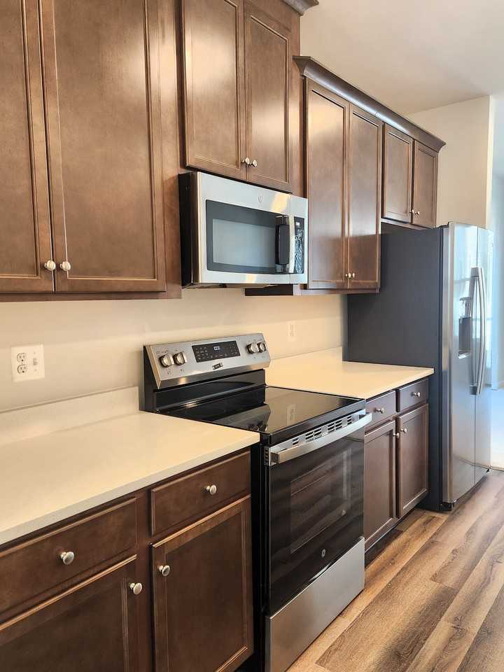 5929 Northwest Dr - Photo 6 of 39