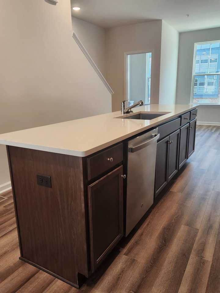 5929 Northwest Dr - Photo 7 of 39