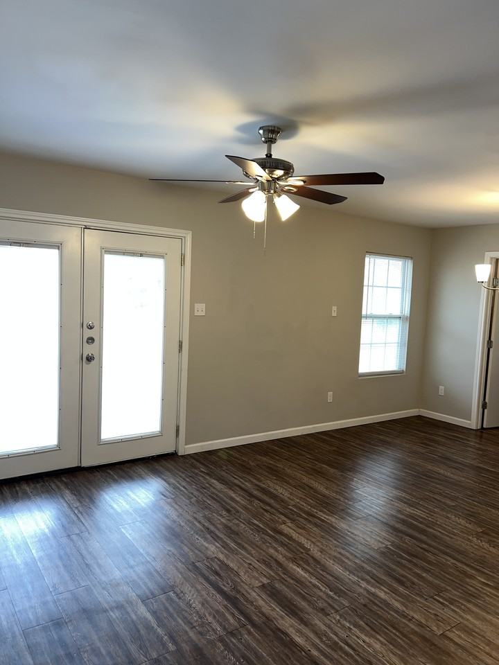 2627 Aiken St - Photo 2 of 14