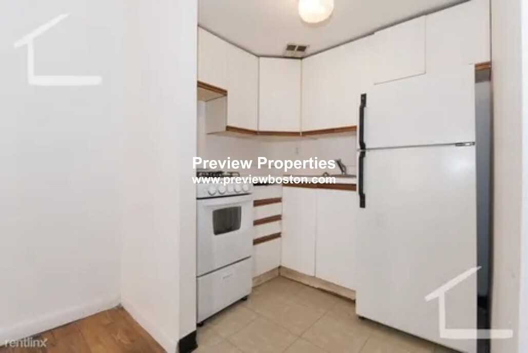 Brighton Ave #17P - Photo 3 of 4