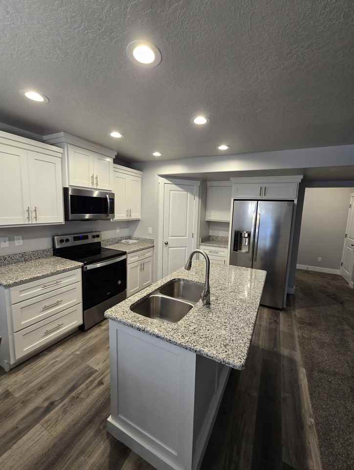 2048 Ne - Photo 2 of 13