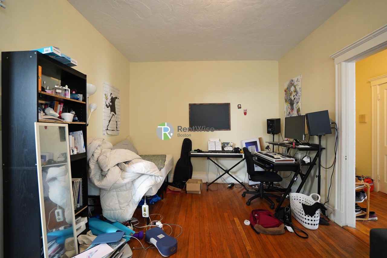 224 Kelton St #2 - Photo 4 of 16