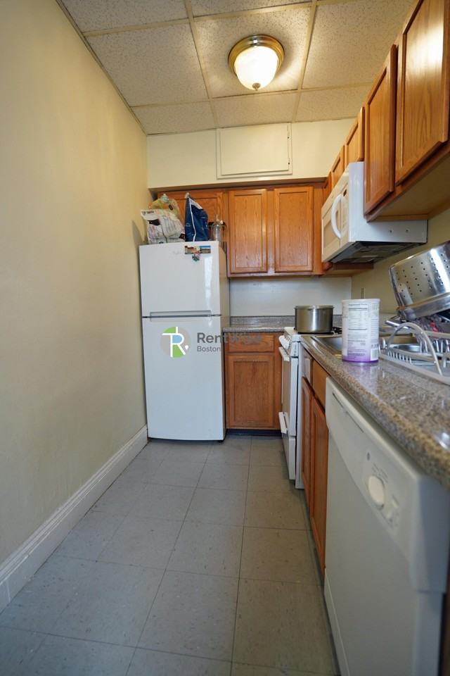 224 Kelton St #2 - Photo 6 of 16