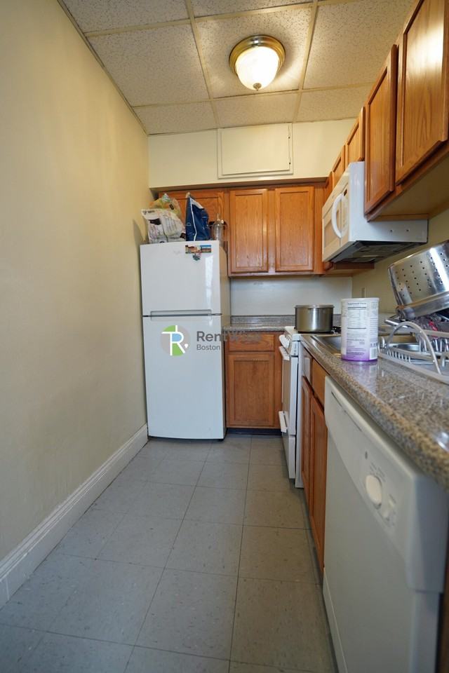 224 Kelton St #2 - Photo 7 of 16