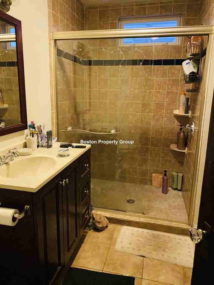 112 Calumet St #1 - Photo 3 of 9
