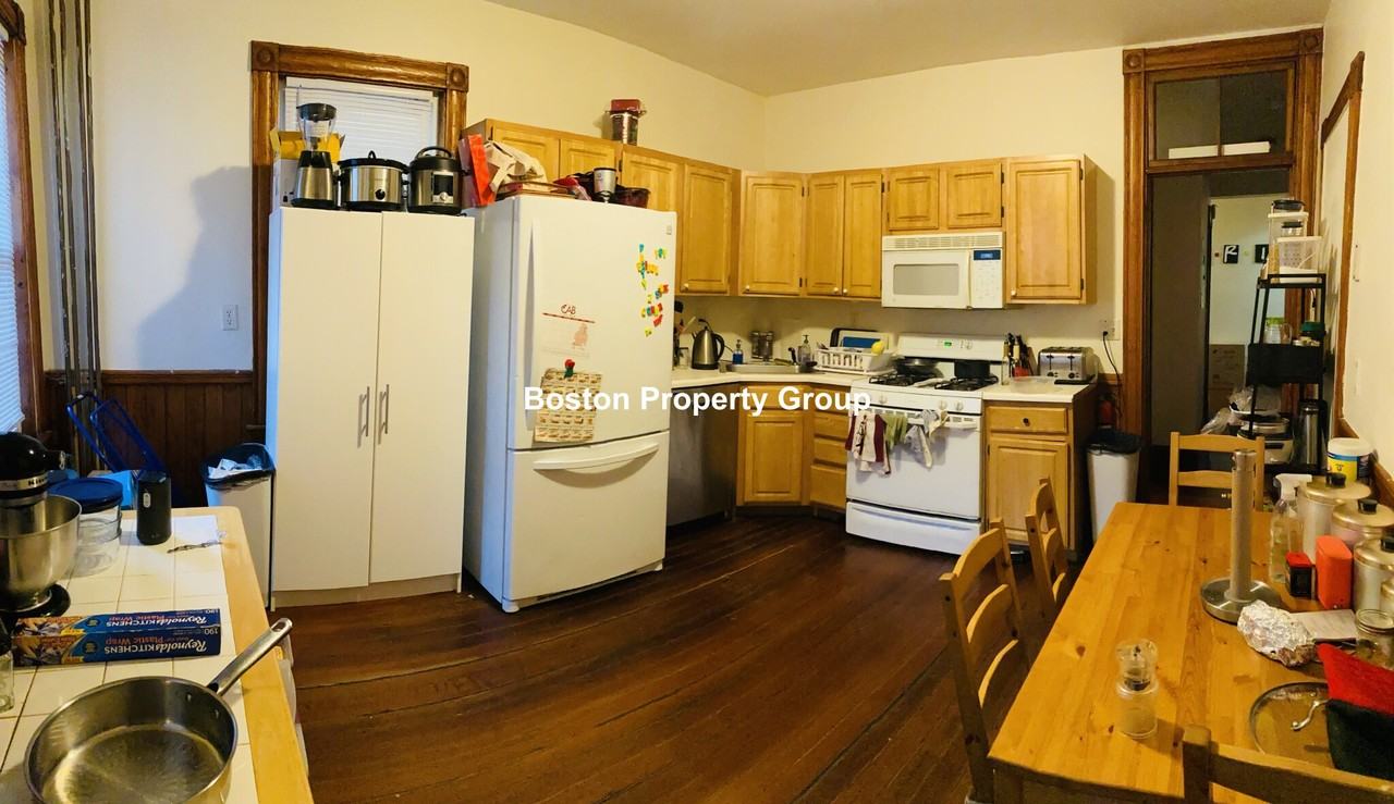 112 Calumet St #1 - Photo 4 of 9