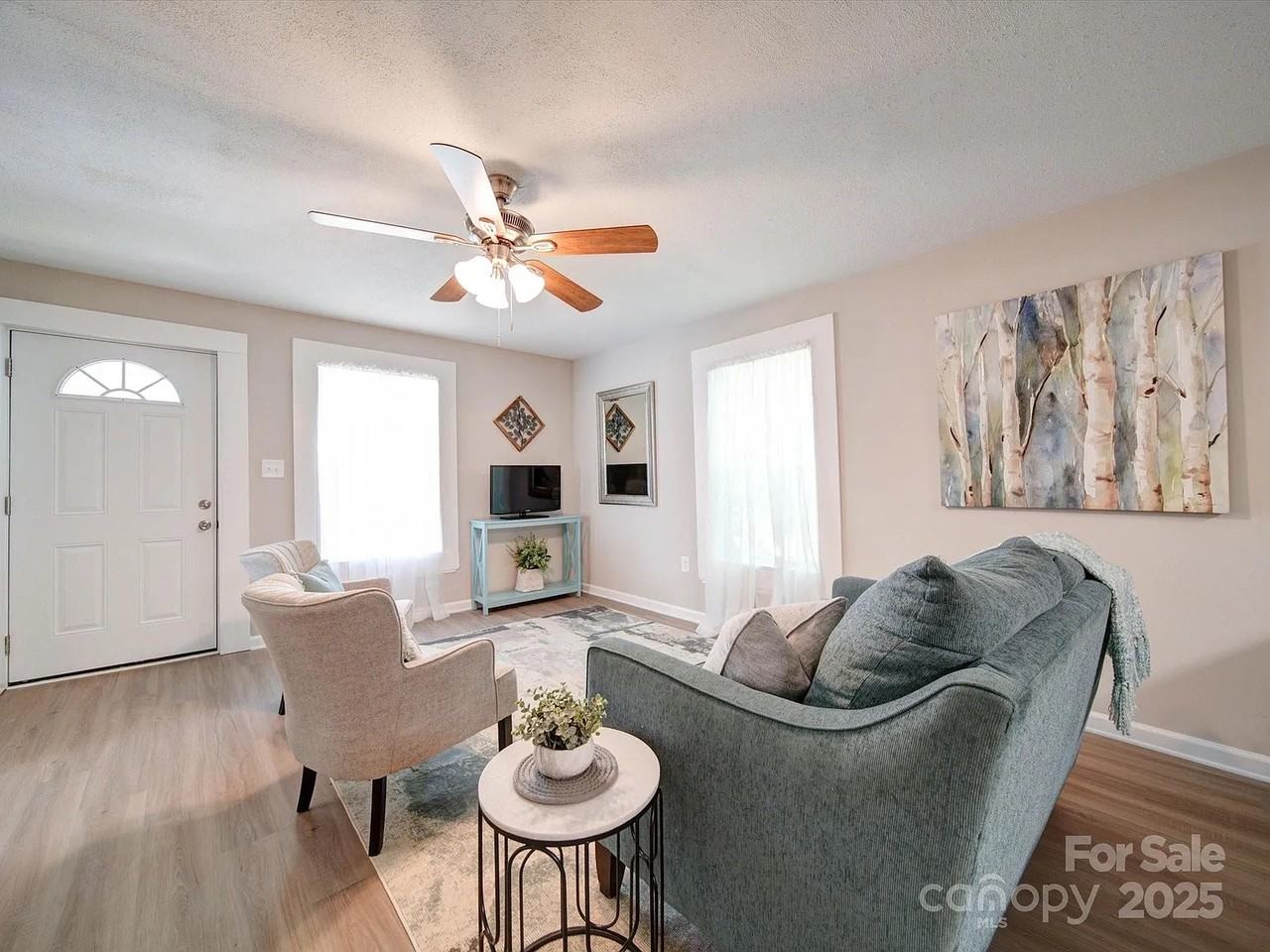 332 Lyle St - Photo 3 of 27