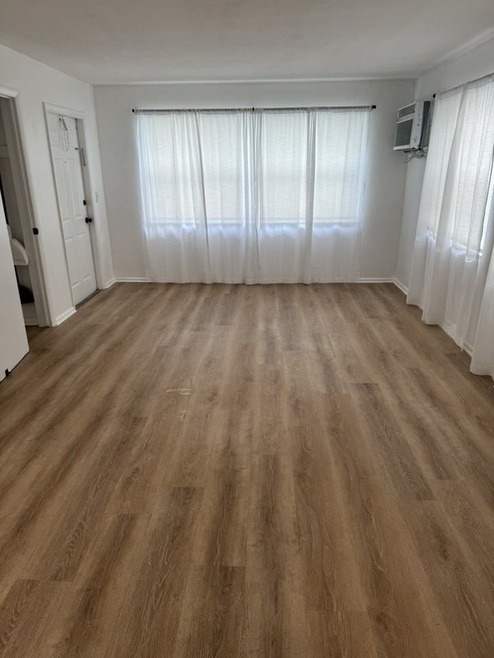 171 S Broadway St - Photo 2 of 17