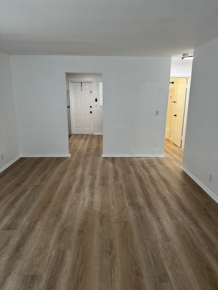 171 S Broadway St - Photo 3 of 17