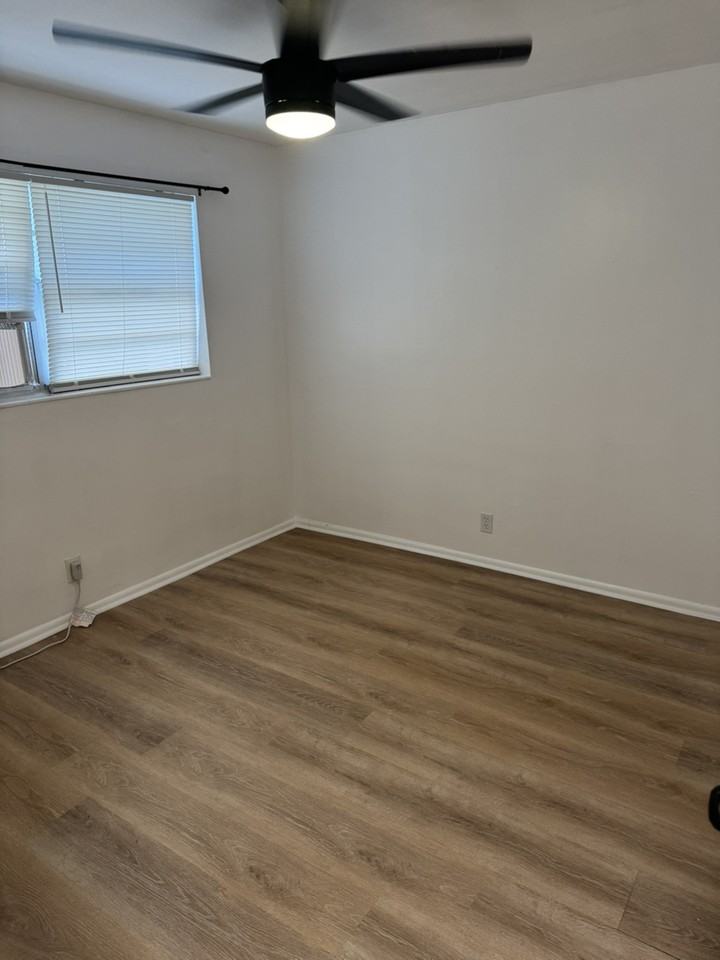 171 S Broadway St - Photo 5 of 17