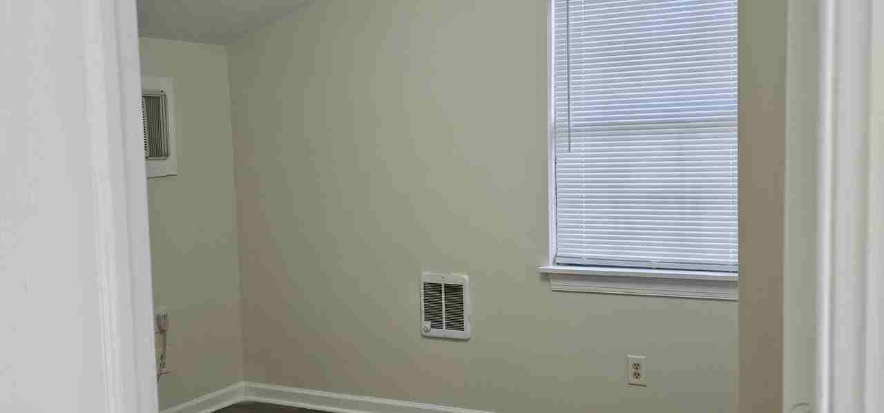 2820 Fleming Dr #B - Photo 2 of 20