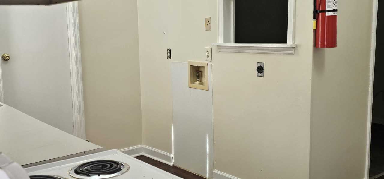 2820 Fleming Dr #B - Photo 4 of 20
