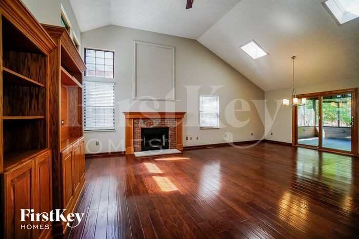 5675 Longford Dr - Photo 3 of 15