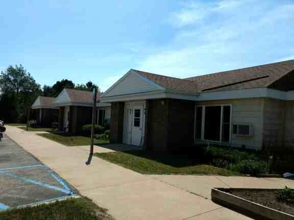 Country Place Apartments of Cadillac - Photo 2 of 4