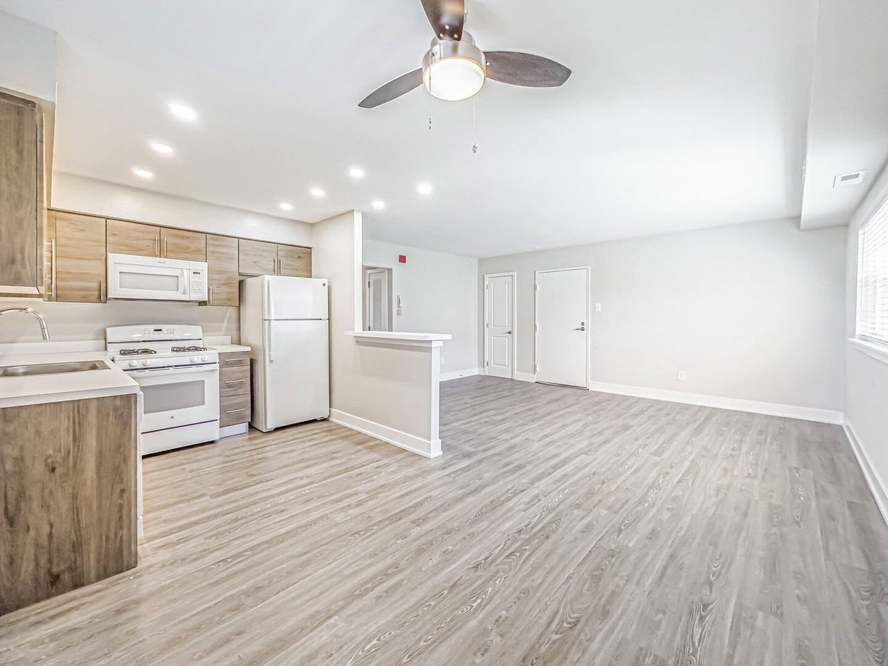 Forest Station Apartments - Photo 3 of 18