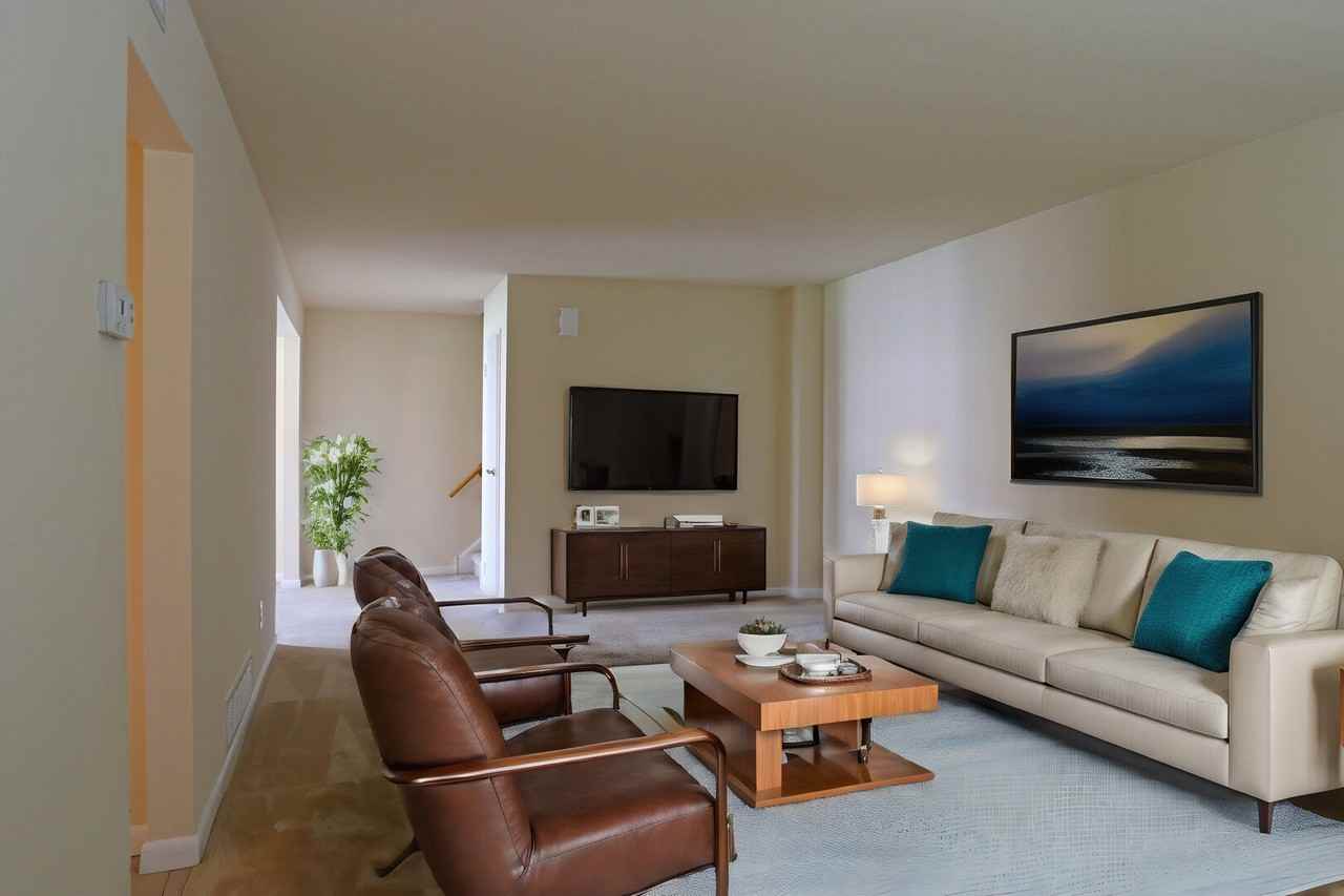 Forest Station Apartments - Photo 4 of 18