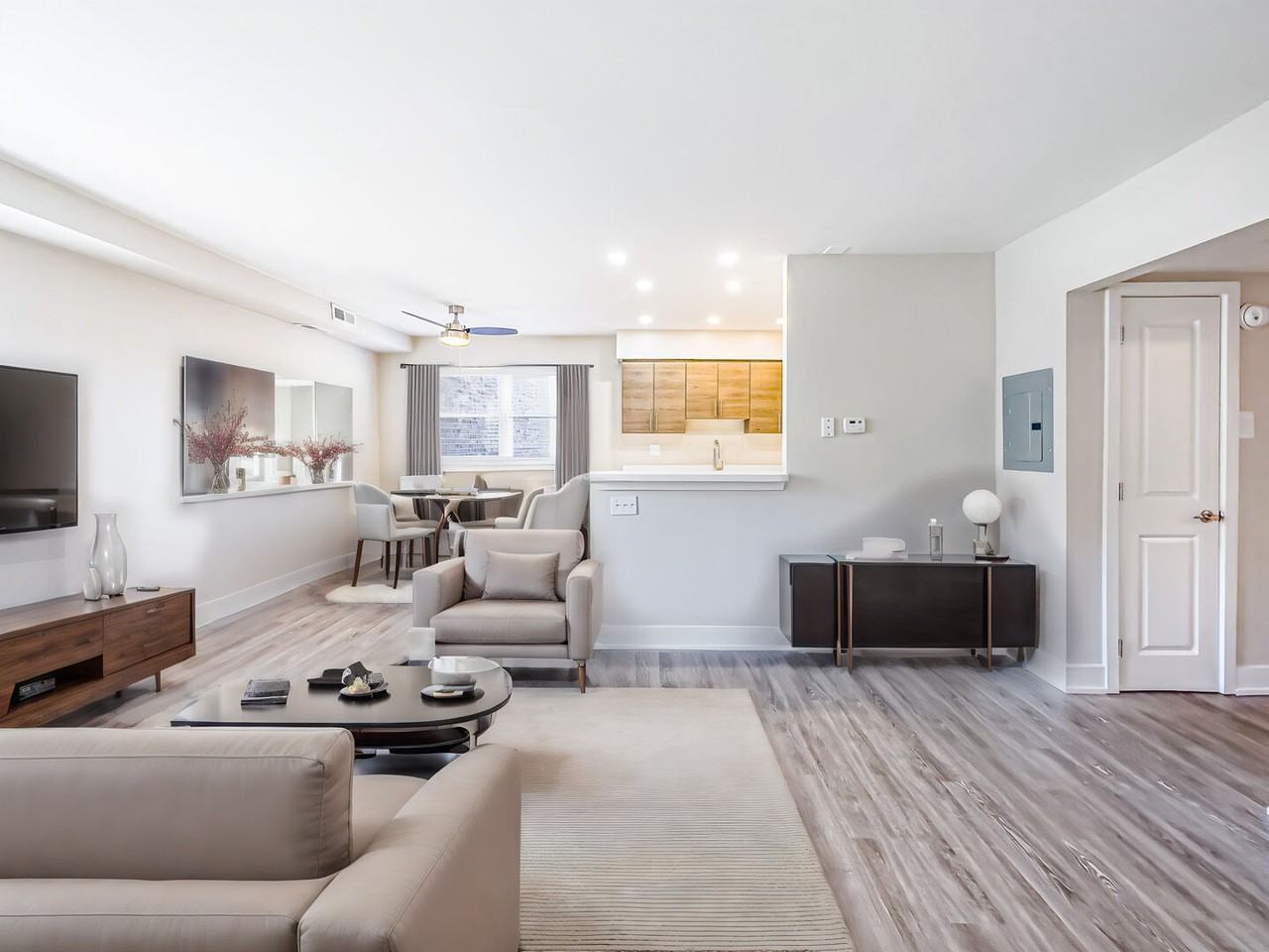 Forest Station Apartments - Photo 5 of 18