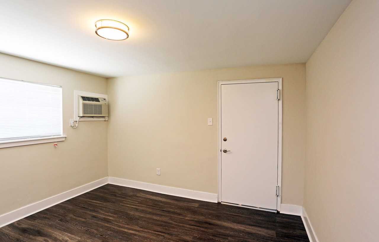 Gail Court - Photo 7 of 19