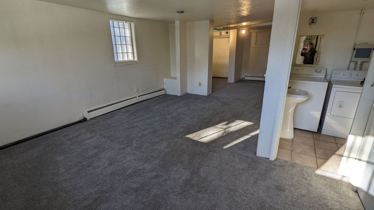 2407 Federal Blvd - Photo 5 of 14