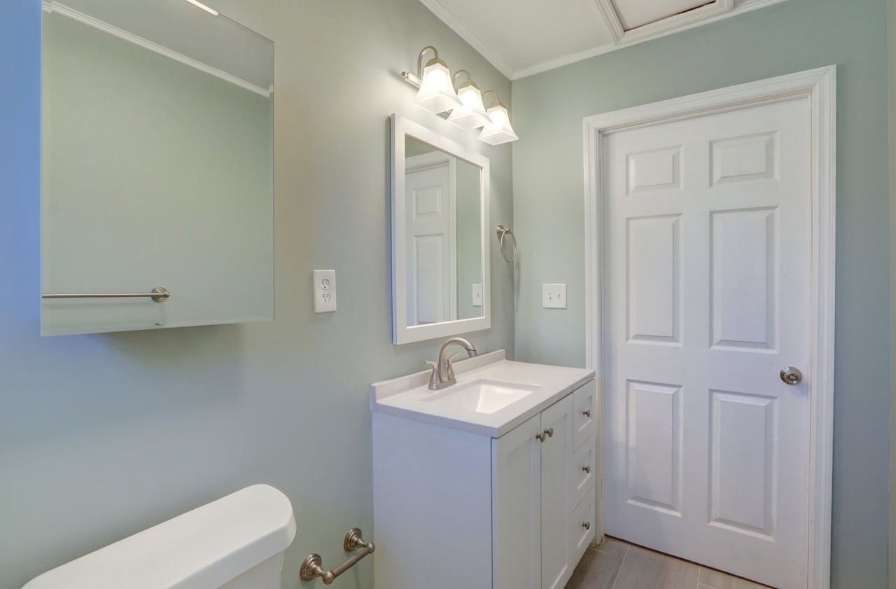 759 E Anderson St - Photo 5 of 33