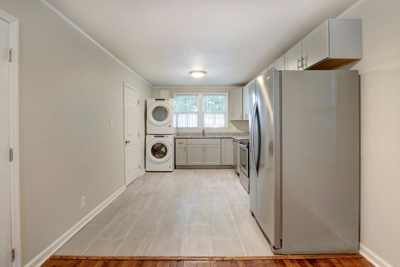 759 E Anderson St - Photo 2 of 33