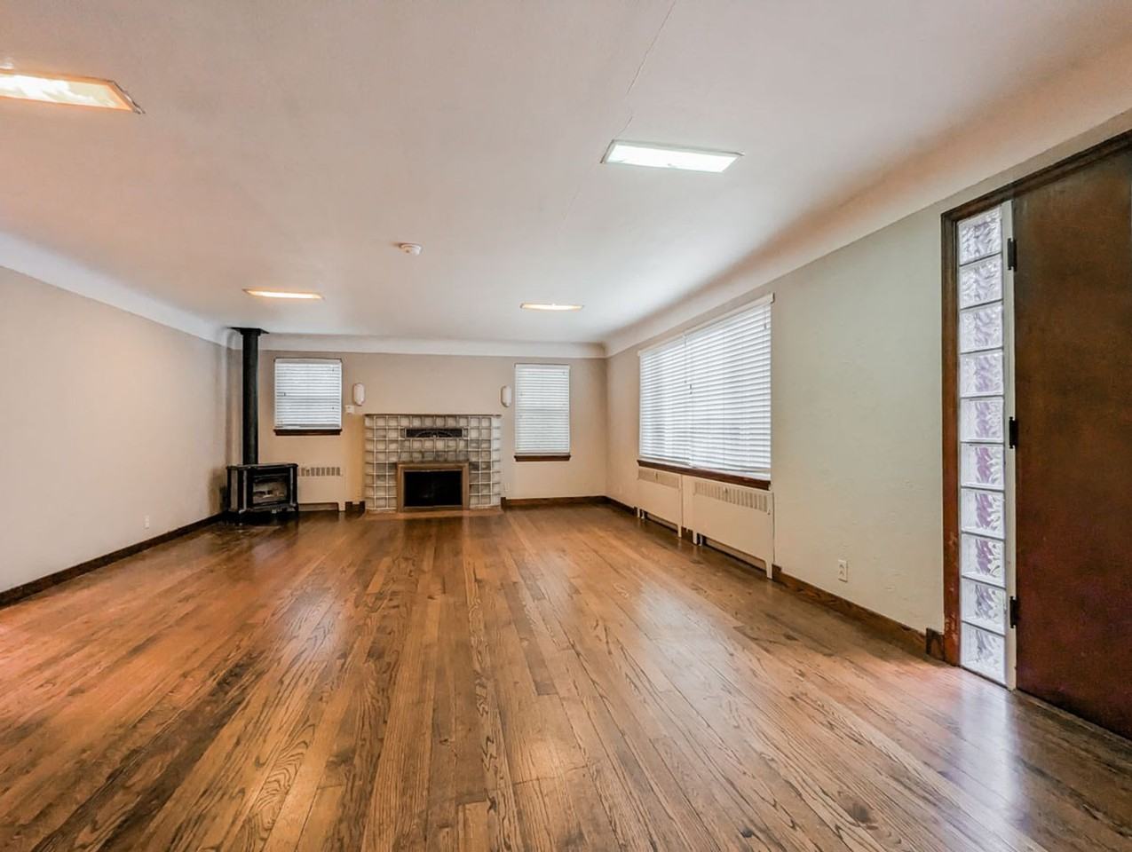 4223 79th Ave Ne - Photo 4 of 12