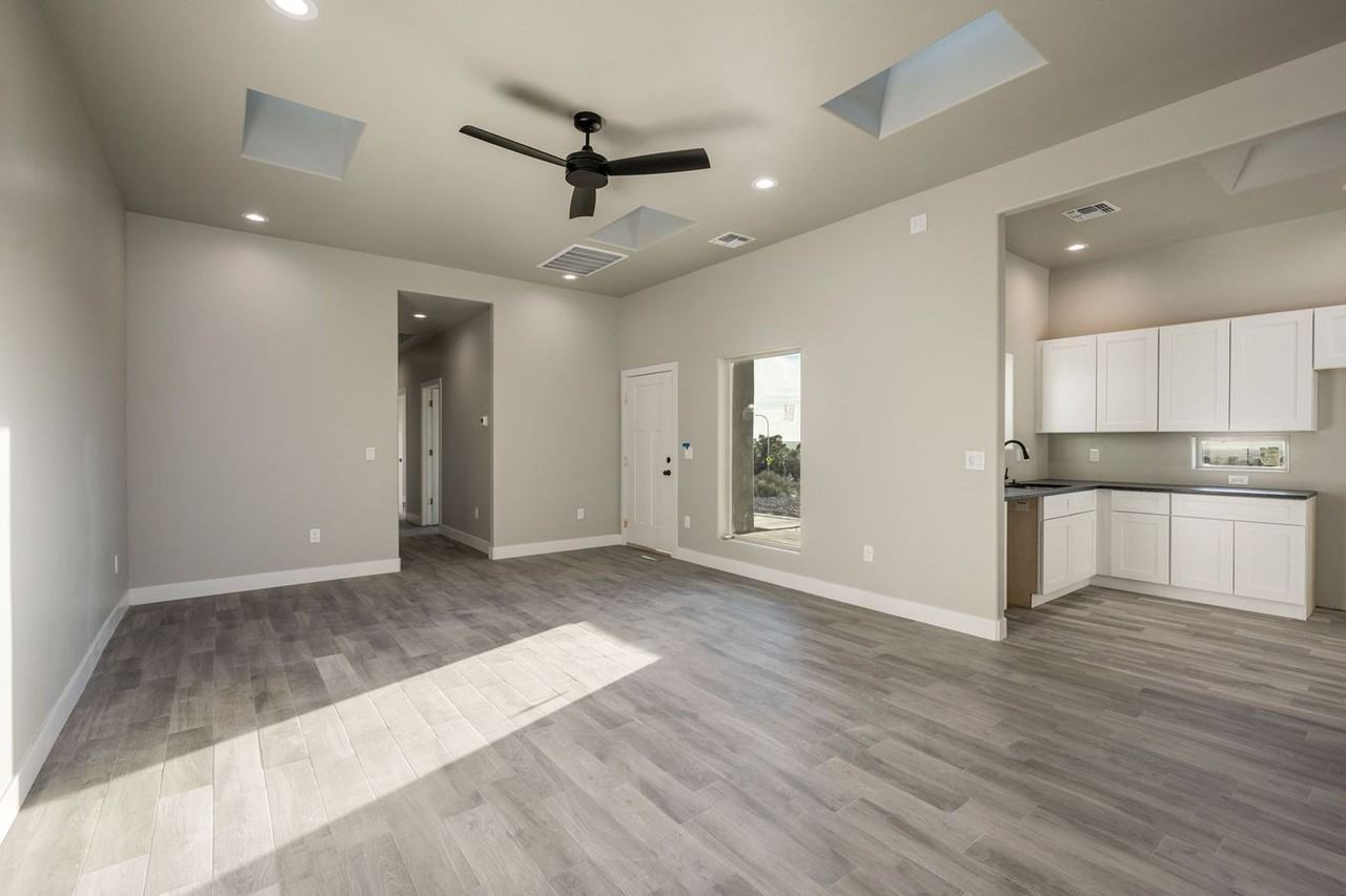 2920 Fairway Dr - Photo 4 of 25