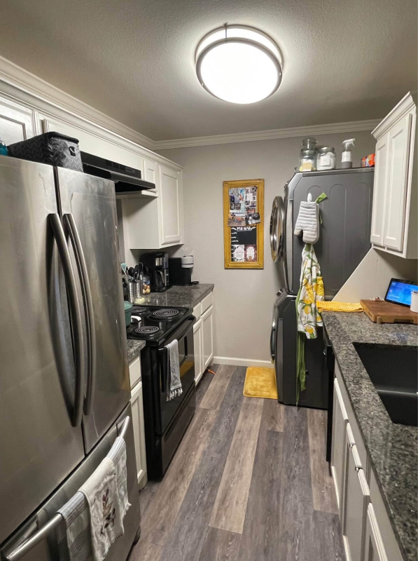 892 W Vanderbilt St #4D - Photo 4 of 10