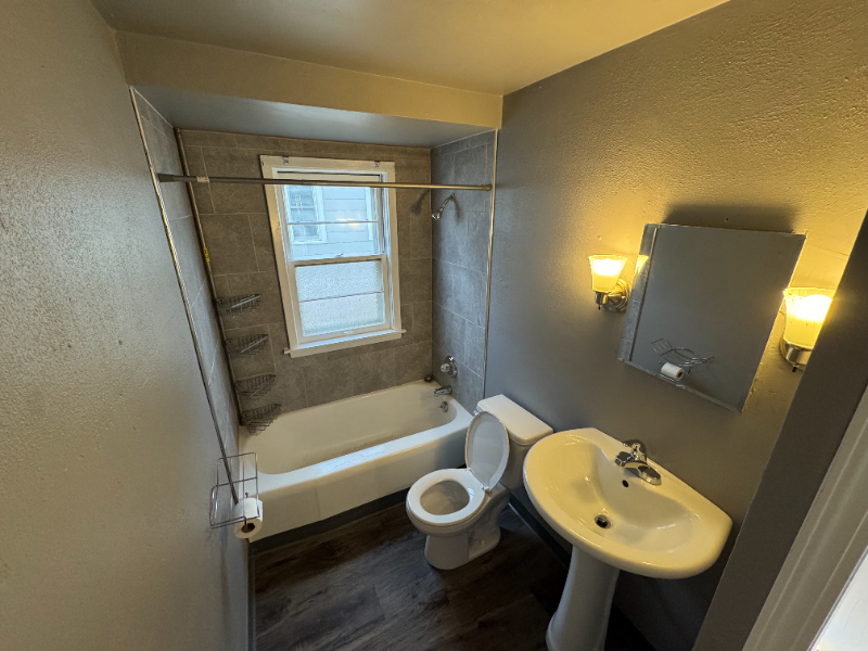 1235 Bluff Ave - Photo 3 of 8