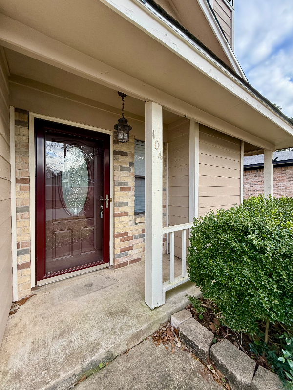 104 Forest Creek Dr - Photo 2 of 17