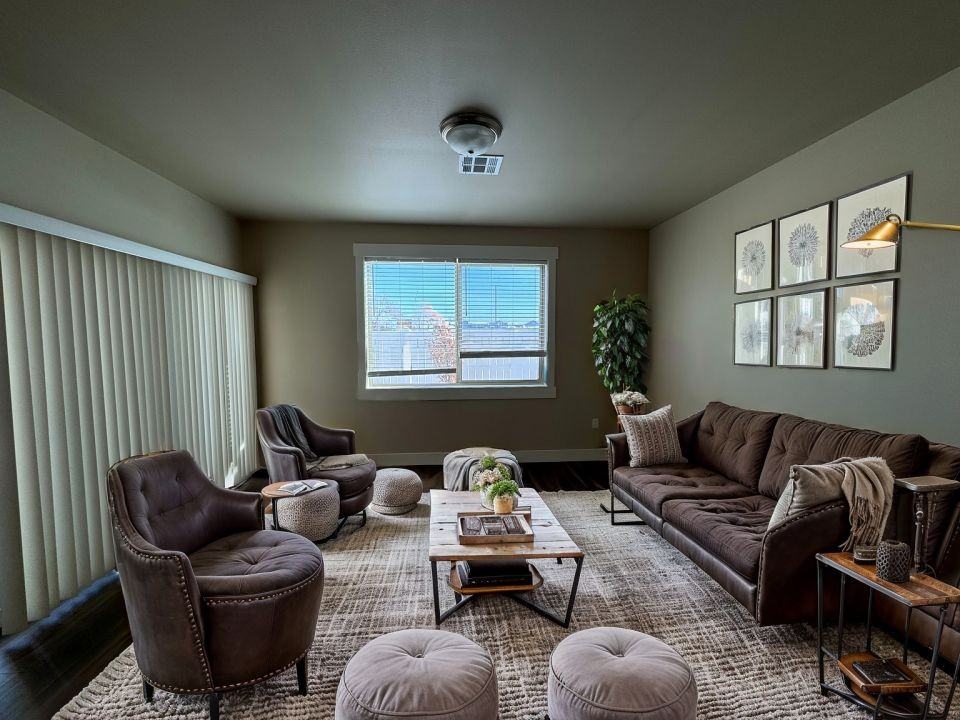 721 Lake Elmo Dr - Photo 3 of 7