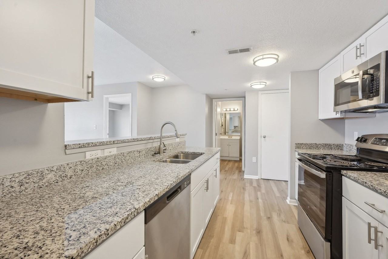 Somerset Place Apartments - Photo 2 of 50