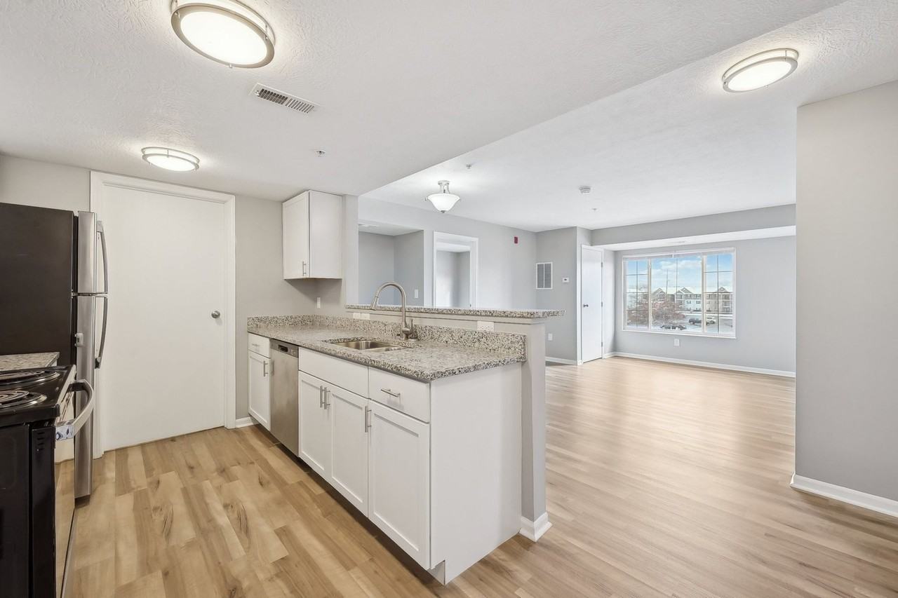 Somerset Place Apartments - Photo 7 of 50