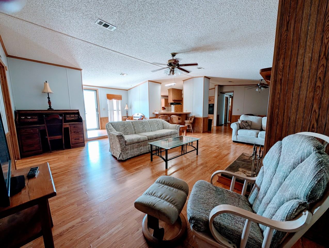 3224 Southeast 35th Avenue - Photo 2 of 36