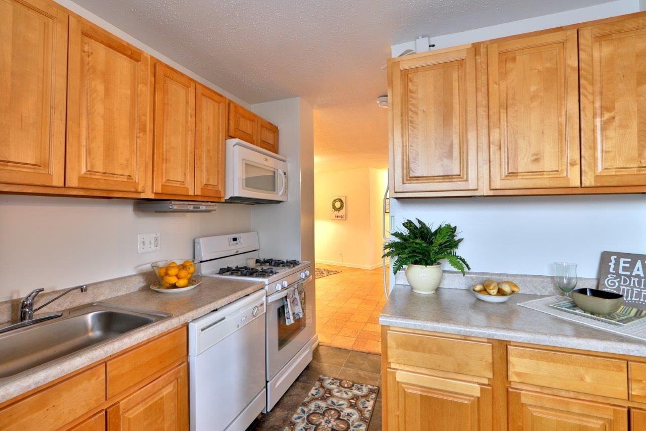 The Carlyle Apartment Homes - Photo 5 of 27