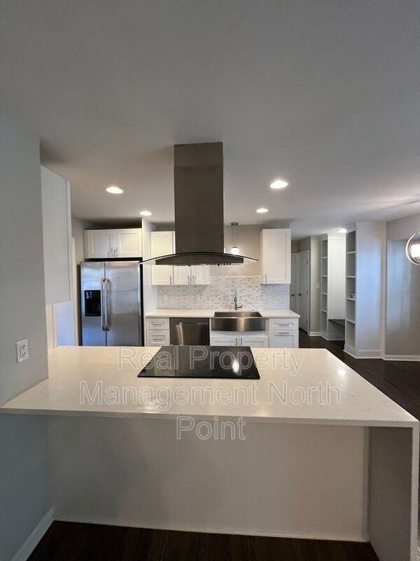 3434 Palace Ct - Photo 4 of 50